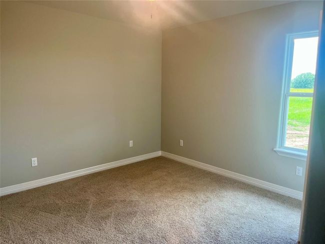 643 Longhorn Trl, House other with 4 bedrooms, 2 bathrooms and 2 parking in Angleton TX | Image 6