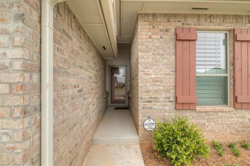 10524 Sw 55th St, Mustang, OK, 73064-7608 | Card Image