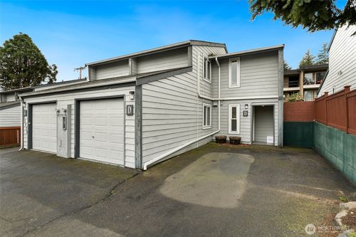 d-15929 3rd Pl Sw, Burien, WA, 98166-3061 | Card Image