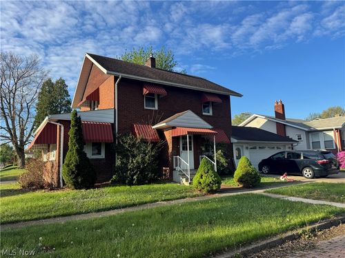 936 N Main St, Uhrichsville, OH, 44683-1562 | Card Image