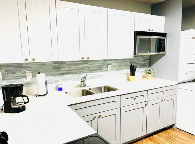 1011 - 1011 Nw 7 Th Ave, Townhouse with 2 bedrooms, 2 bathrooms and null parking in Miami FL | Image 7
