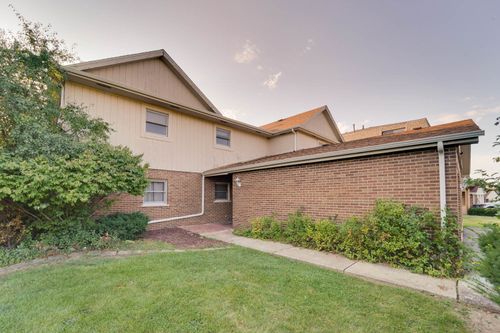 c-74 Terry Dr, Roselle, IL, 60172-4312 | Card Image