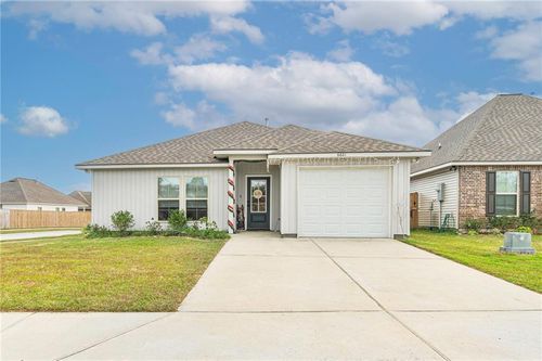 6601 Acre Rd, Marrero, LA, 70072-3303 | Card Image