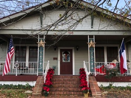 607 W Fox St, Caldwell, TX, 77836-1542 | Card Image