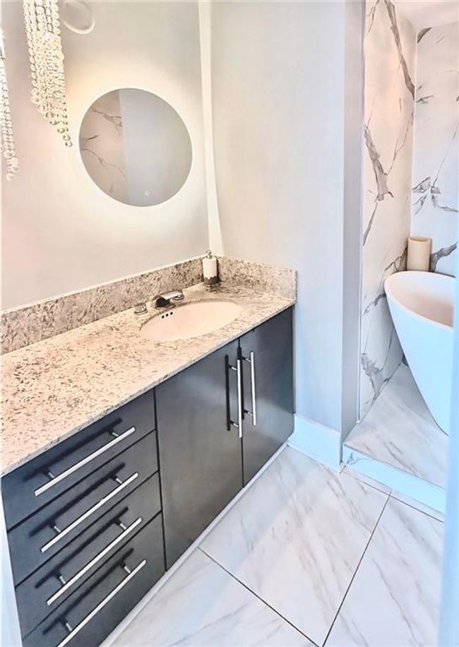 APT-1507 - 3338 Peachtree Rd Ne, Condo with 2 bedrooms, 2 bathrooms and 2 parking in Atlanta GA | Image 31