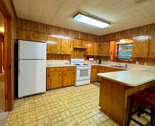 904 Uncas St, Logansport, LA, 71049-2928 | Card Image