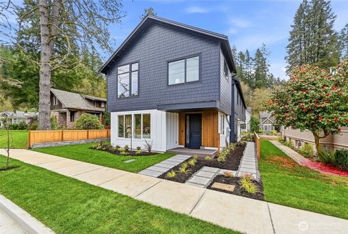 a-529 Se Bush St, Issaquah, WA, 98027-3912 | Card Image