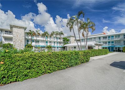 310 - 37 Yacht Club Drive, Home with 2 bedrooms, 2 bathrooms and null parking in North Palm Beach FL | Image 3