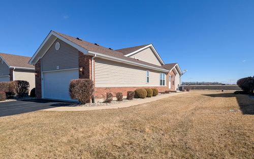 5710 Hearthside Dr, Bourbonnais, IL, 60914-4945 | Card Image