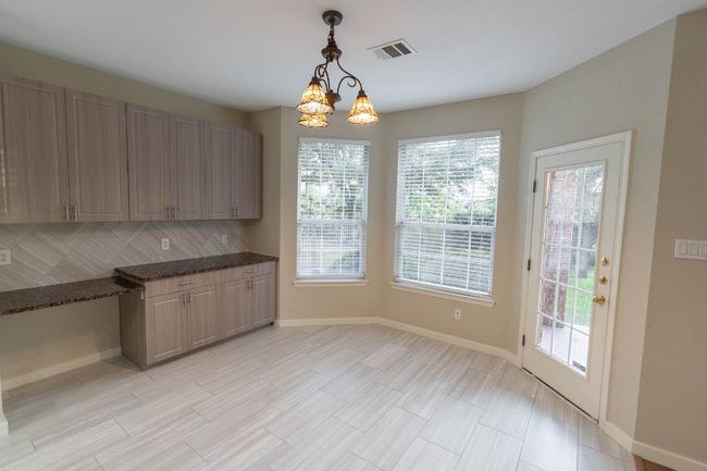10920 Quarry Oaks Trl, House other with 5 bedrooms, 4 bathrooms and 2 parking in Austin TX | Image 8
