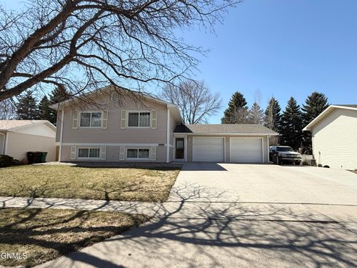 1212 Westwood St, Bismarck, ND, 58504-6277 | Card Image