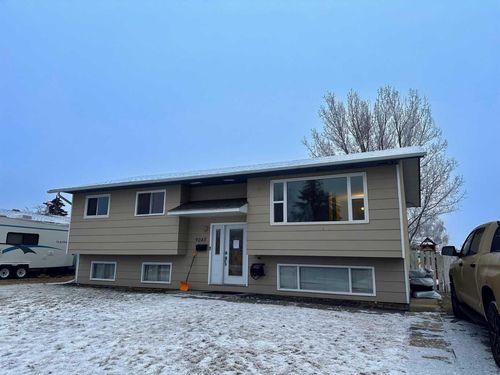 9245 99 Ave, Grande Prairie, AB, T8V3X4 | Card Image