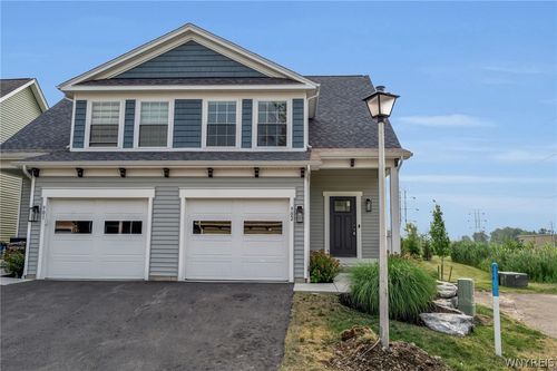 902 Carriage Ln, West Seneca, NY, 14224-2694 | Card Image
