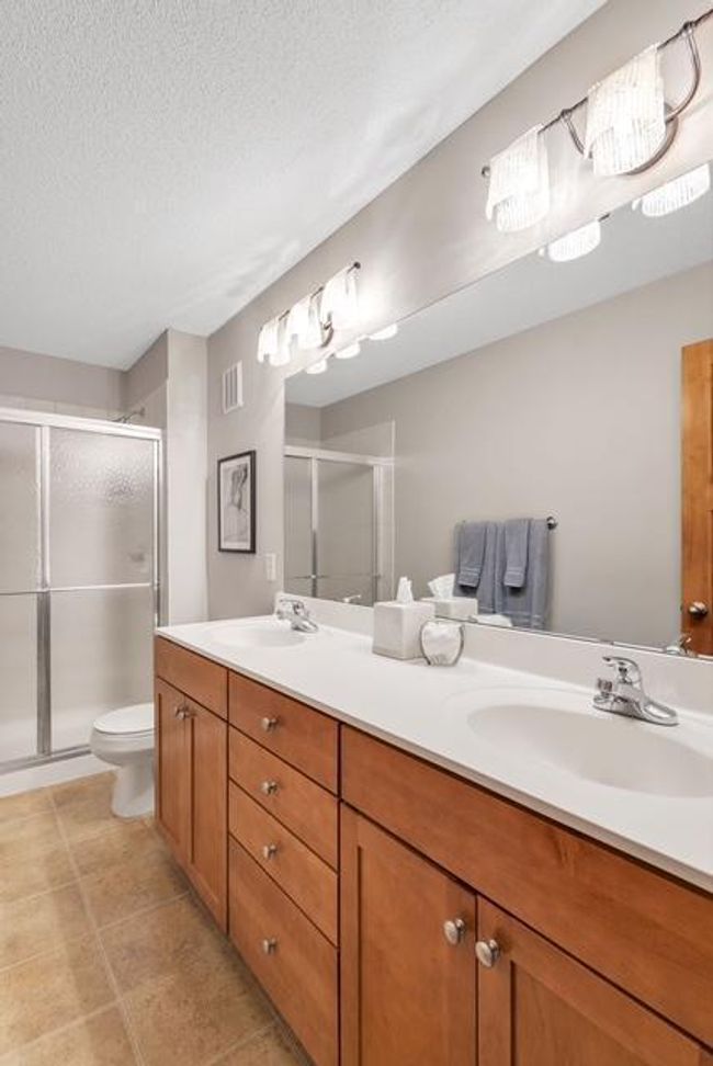 Primary Bathroom, Double vanity sinks | Image 10