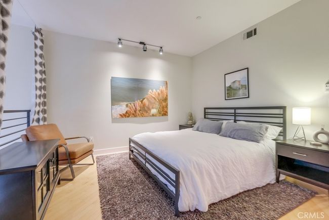 395 E 4th #41 Street, Condo with 2 bedrooms, 2 bathrooms and 2 parking in Long Beach CA | Image 39