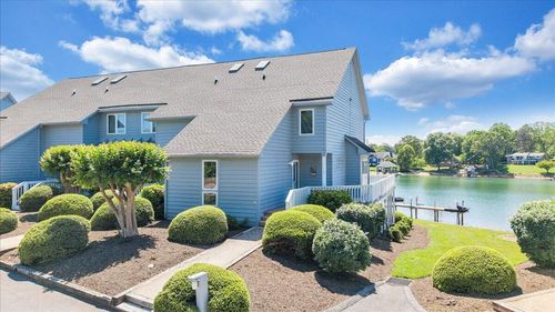 266 Blarney Stone Ct, Huddleston, VA, 24104-2842 | Card Image