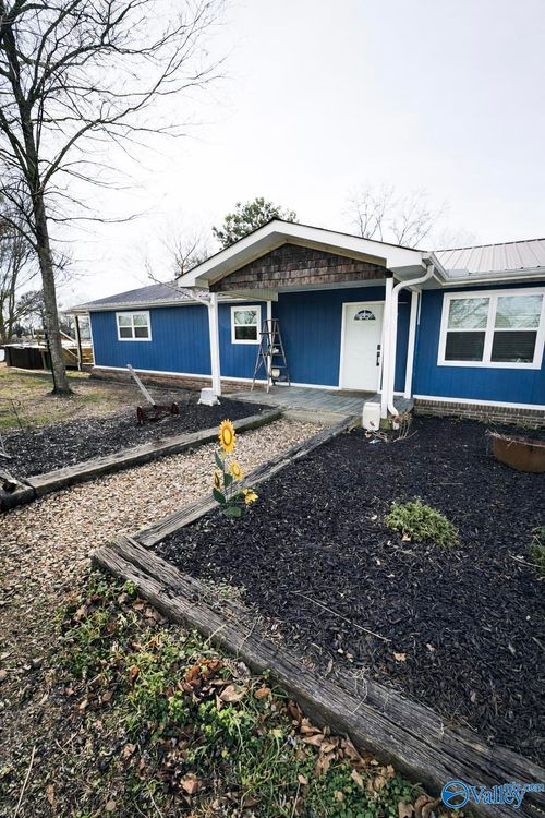 198 County Road 445, Collinsville, AL, 35961-4847 | Card Image