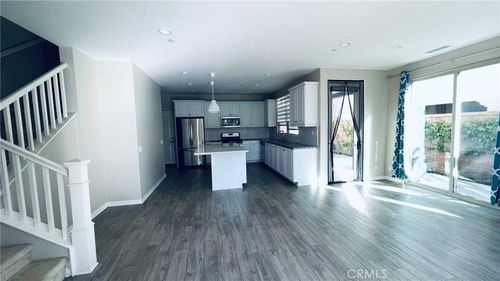 140 Parkwood, Irvine, CA, 92620 | Card Image