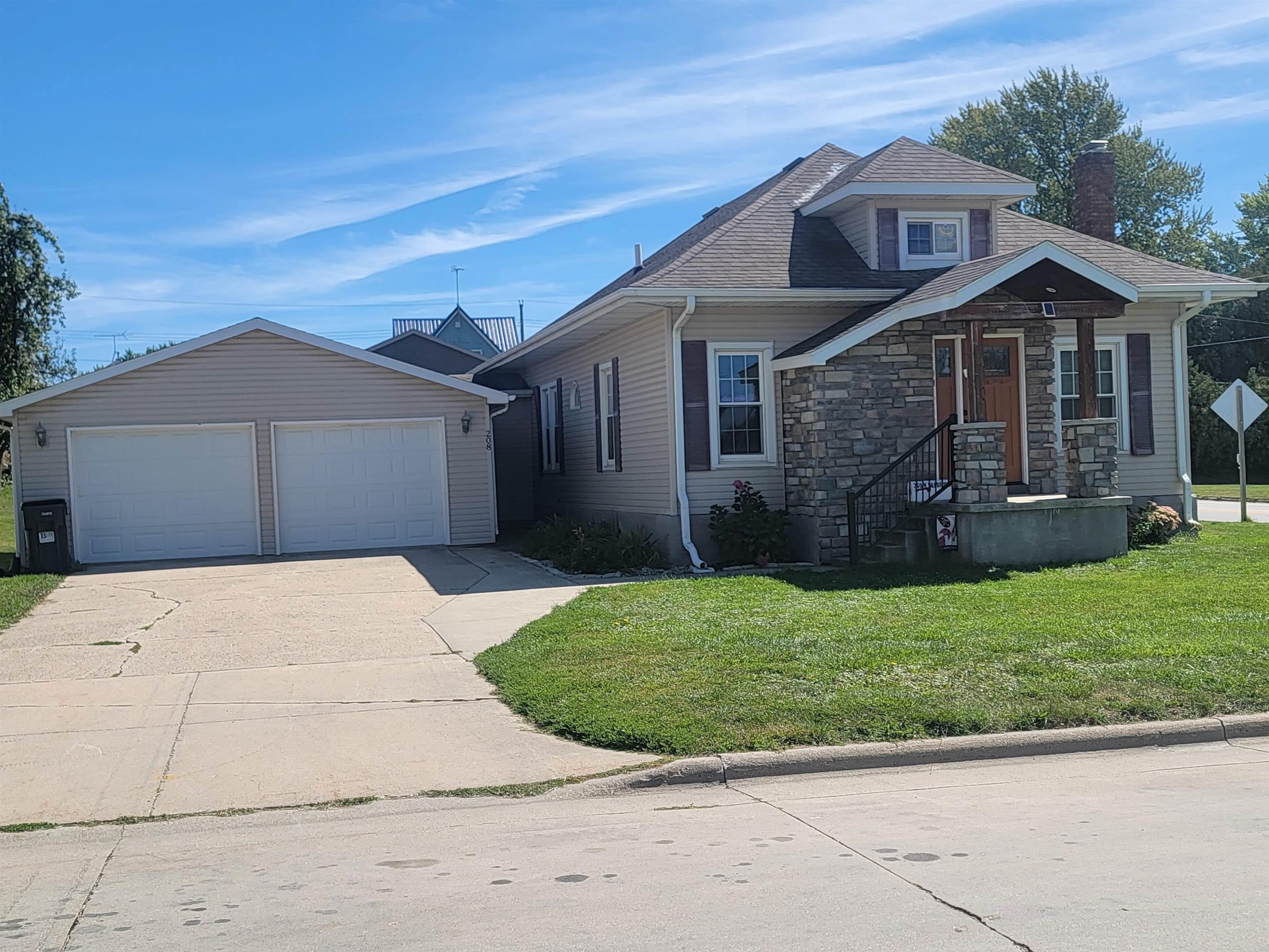 Bradford St, West Union, IA 52175