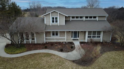 12918 Bell Rd, Caledonia, WI, 53108-9702 | Card Image