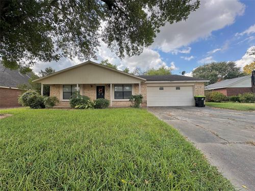 1822 Willow Bend Rd, Wharton, TX, 77488-4464 | Card Image