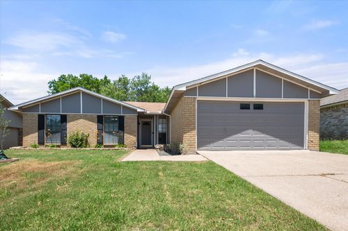 7009 Forestview Dr, Arlington, TX, 76016-5030 | Card Image