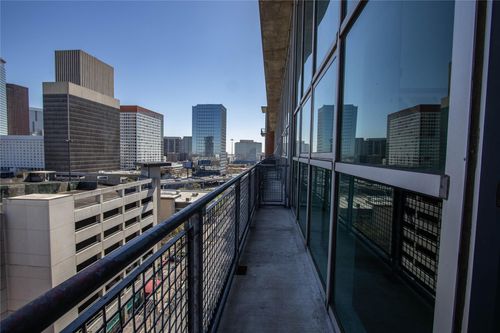 apt-11416-2000 Bagby St, Houston, TX, 77002-8592 | Card Image