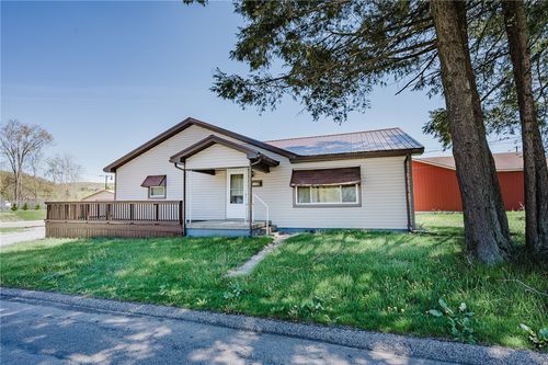 135 7th St, Clymer, PA, 15728-1151 | Card Image