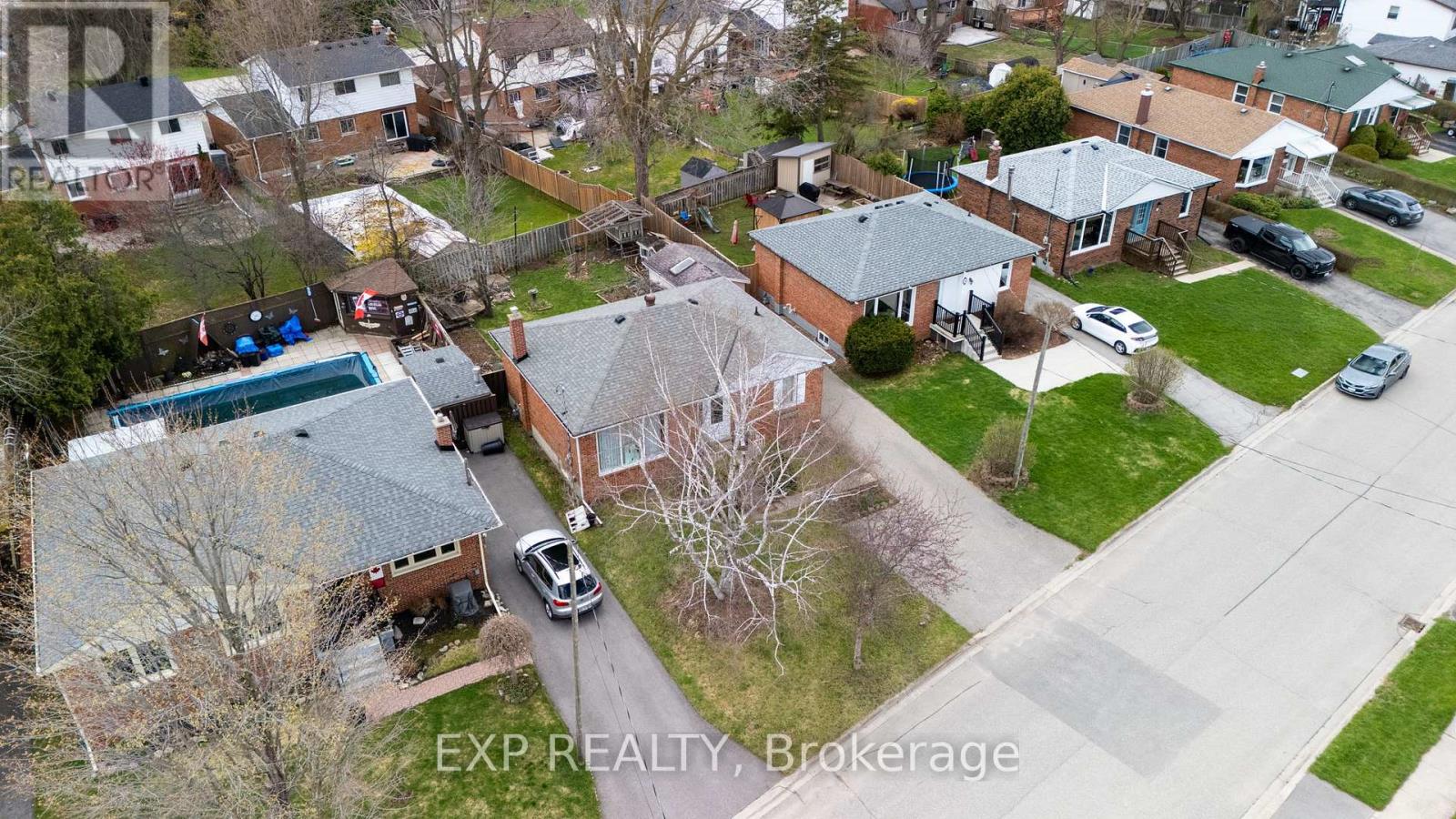 Residential in Halton Hills (Georgetown) 3