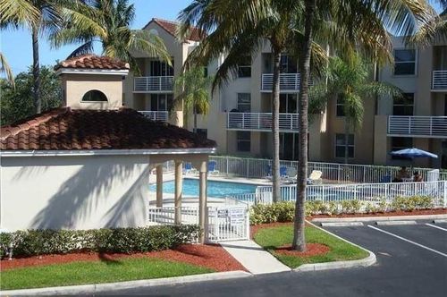 apt-107-2731 Ocean Club Blvd, Hollywood, FL, 33019-3947 | Card Image
