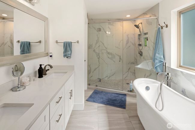 16422 76 Th Ave Ne, House other with 4 bedrooms, 4 bathrooms and 2 parking in Kenmore WA | Image 24