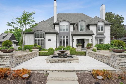 21 E 8th St, Hinsdale, IL, 60521-4411 | Card Image