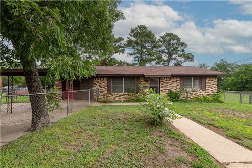 504 N Echols St, Caldwell, TX, 77836-1109 | Card Image