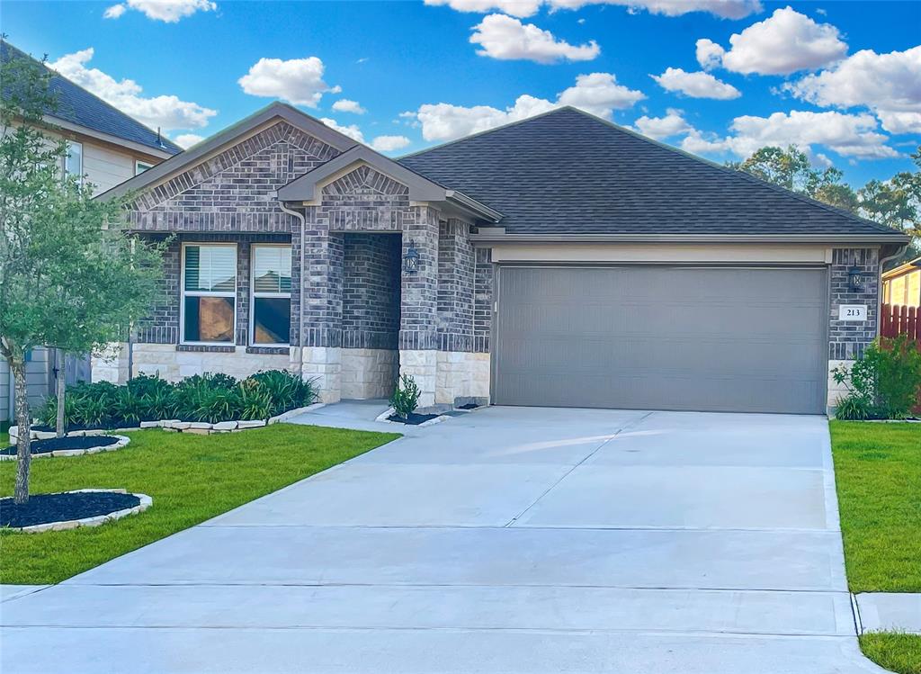 Cresta Cove Ct, Montgomery, TX 77316