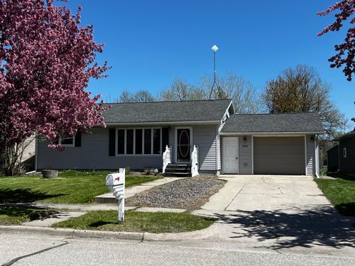 1069 15th St, Granite Falls, MN, 56241-1032 | Card Image