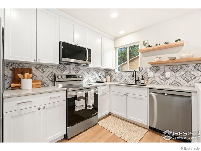 New appliances and custom cabinets | Image 9