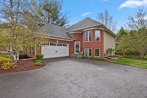 2100 Hunter Hill Ct, Hudson, WI, 54016-5824 | Card Image