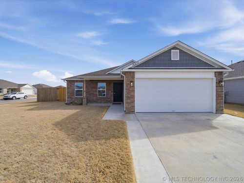 14233 N 75th East Ave, Collinsville, OK, 74021-4685 | Card Image