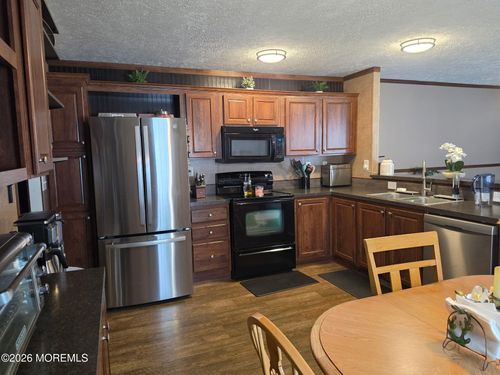 31 Henry Cir, Howell, NJ, 07731-1113 | Card Image