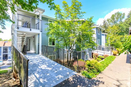 c21-2431 S 248th St, Kent, WA, 98032-5004 | Card Image