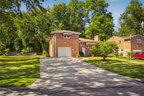 201 Santa Fe Dr, Bethel Park, PA, 15102-1927 | Card Image