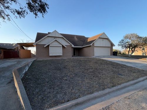 13729 River Forest Dr, Corpus Christi, TX, 78410-4813 | Card Image