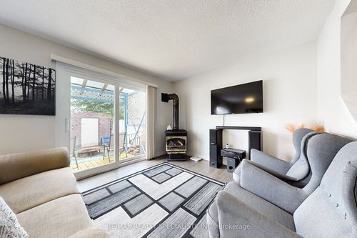 17 Gladstone Sq, Brampton, ON, L6S2H5 | Card Image