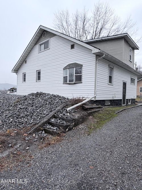 5361 E Pleasant Valley Blvd, Tyrone, PA, 16686-8549 | Card Image