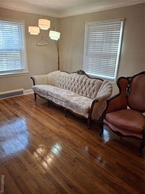 14833 Artesian Artesian Street, Detroit, MI, 48223 | Card Image