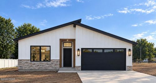 2202 Modern Avenue, Carthage, MO, 64836 | Card Image