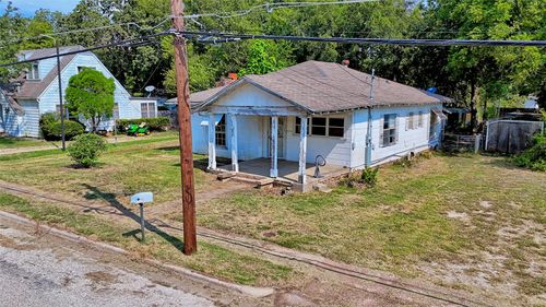 307 Elba St, Bowie, TX, 76230-4907 | Card Image