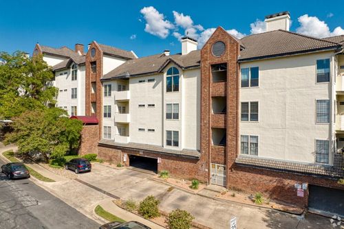 a-214-3001 Cedar St, Austin, TX, 78705-2947 | Card Image