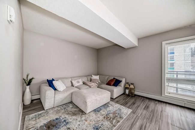 305 - 1820 9 Street Sw, Home with 1 bedrooms, 1 bathrooms and 1 parking in Calgary AB | Image 1