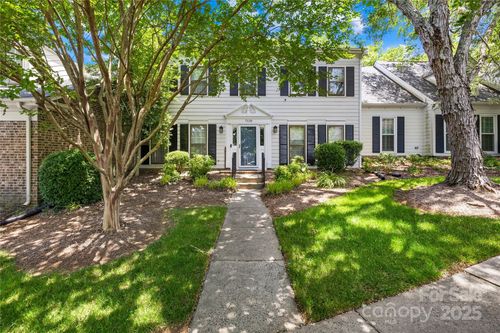 7528 Red Oak Ln, Charlotte, NC, 28226-7245 | Card Image